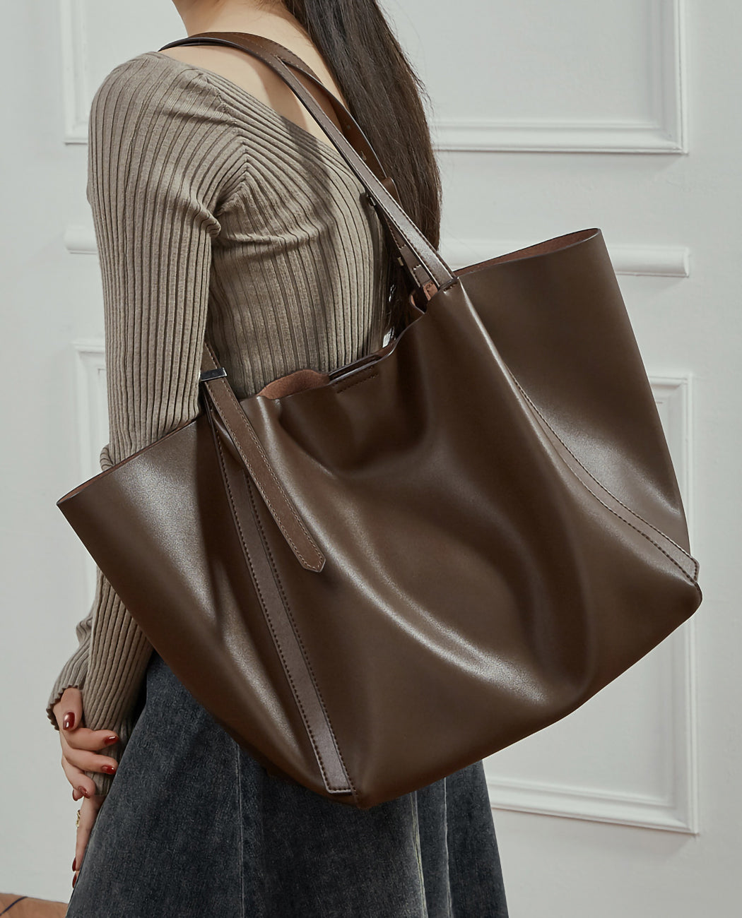 Women's Large Minimalist Leather Tote Bag